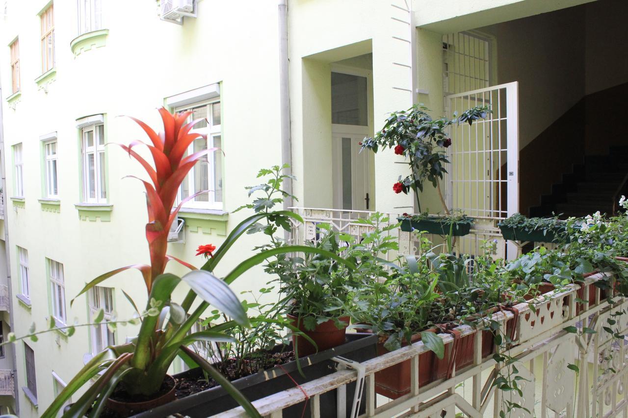 Charming And Unique Apartment With Balcony By The Great Synagogue Budapest Exterior photo
