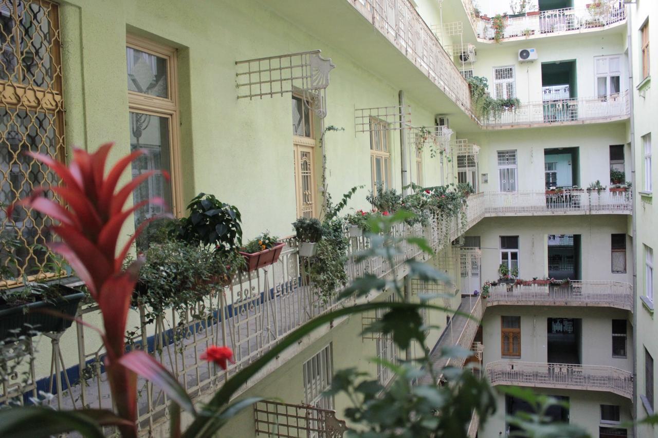 Charming And Unique Apartment With Balcony By The Great Synagogue Budapest Exterior photo
